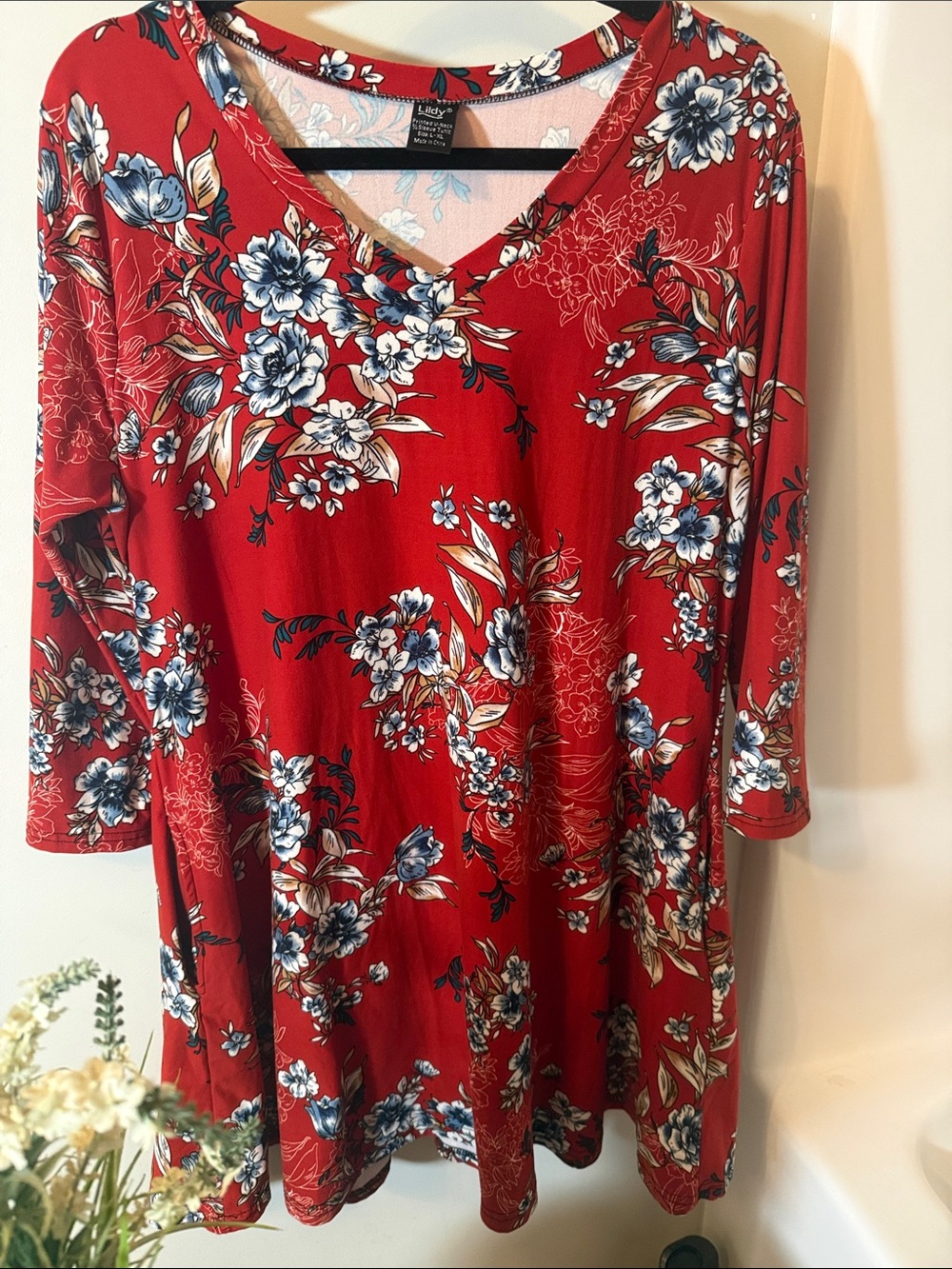 Red Floral V-Neck Tunic Top - Casual Flowing Fit - Picture 2 of 6